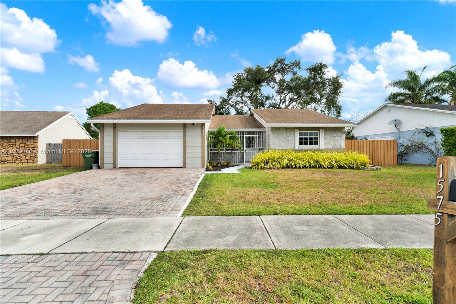 1575 N Goldeneye Ln, Homestead, Miami-Dade County, Florida - 3 Bedrooms  
2 Bathrooms - 
