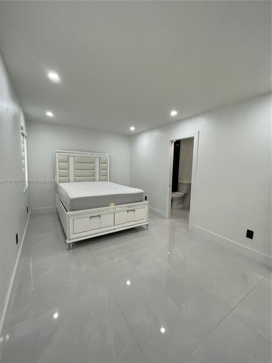 AVOCADO VILLAS - Residential Lease