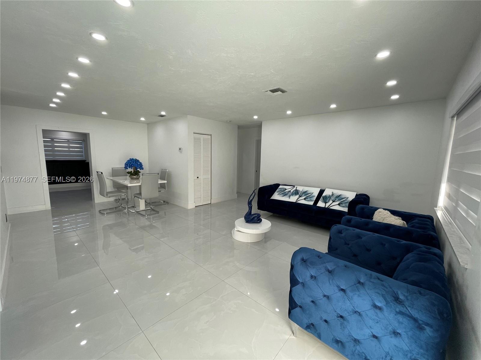 AVOCADO VILLAS - Residential Lease