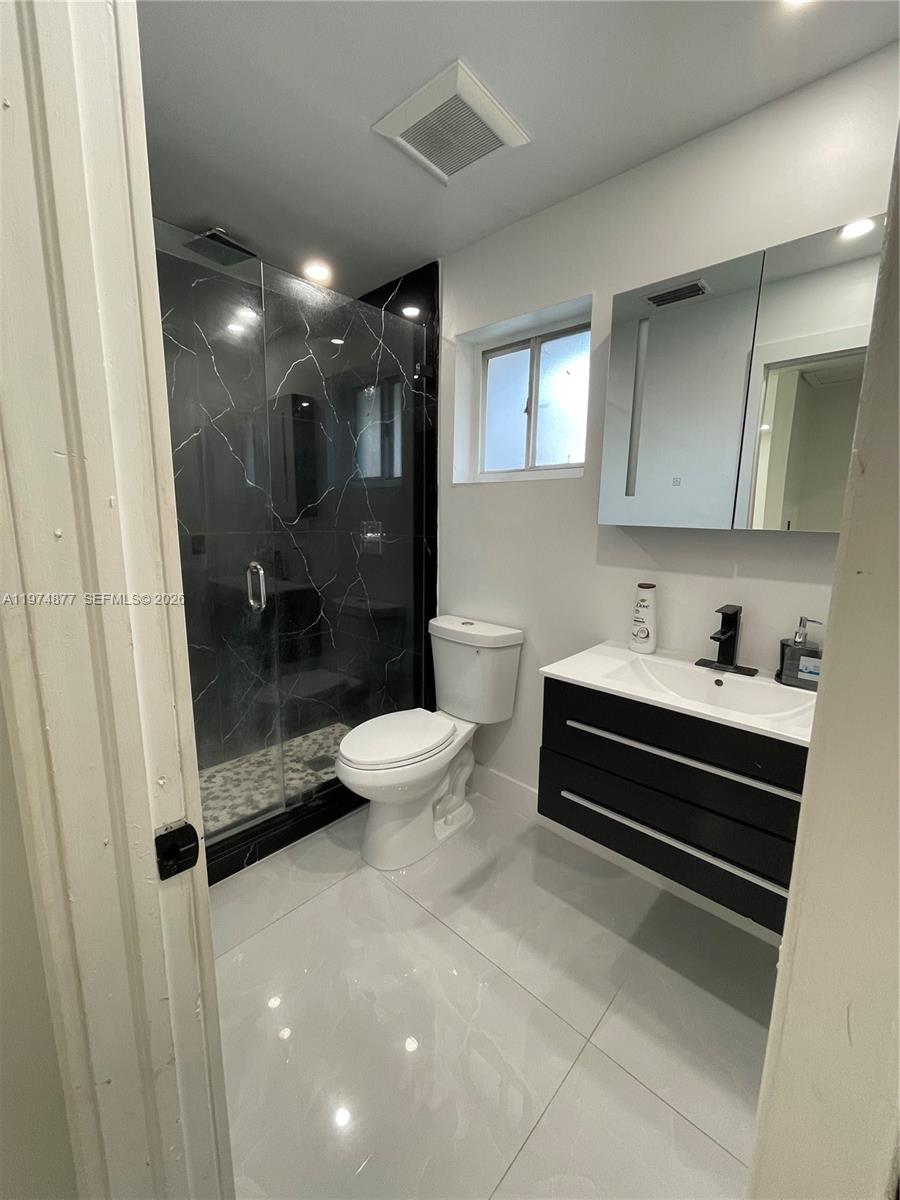 AVOCADO VILLAS - Residential Lease