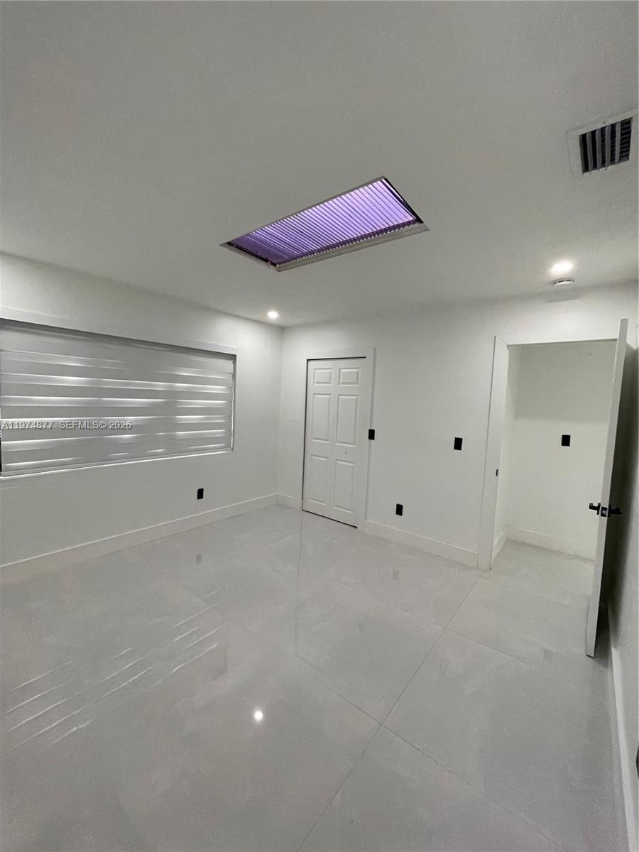 AVOCADO VILLAS - Residential Lease