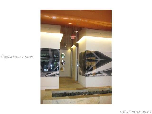 500 Brickell Ave 2703