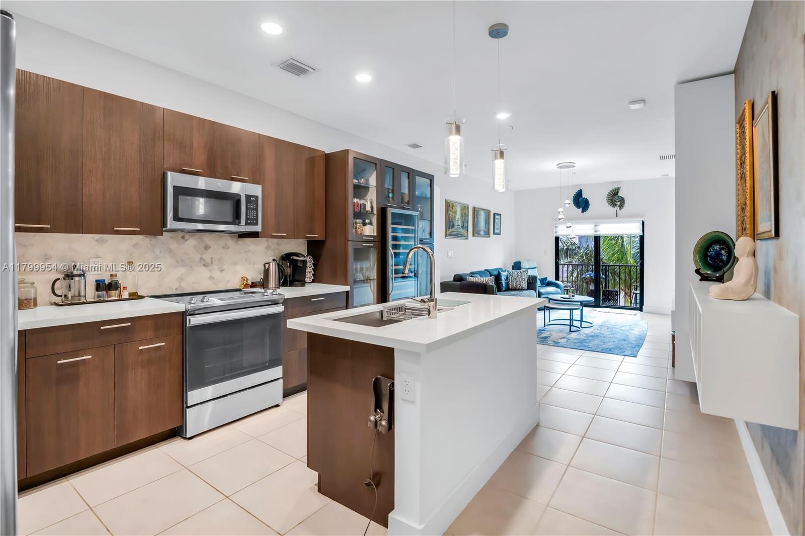 8301 NW 41st St B-305