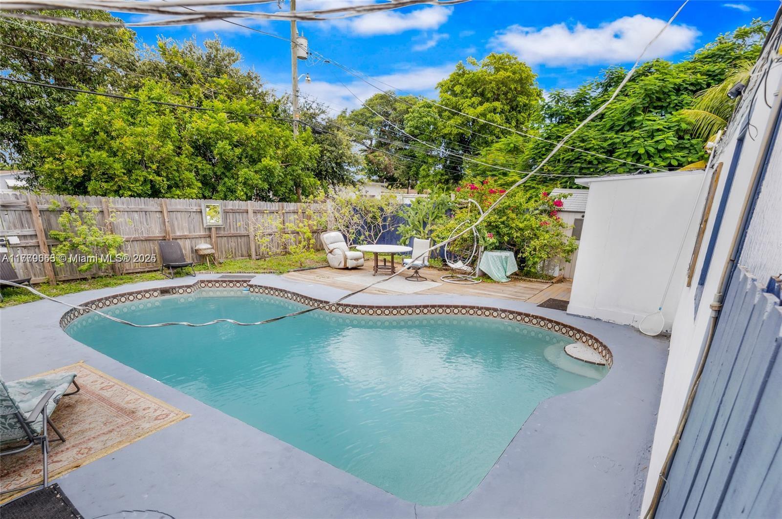 230 SW 14th St