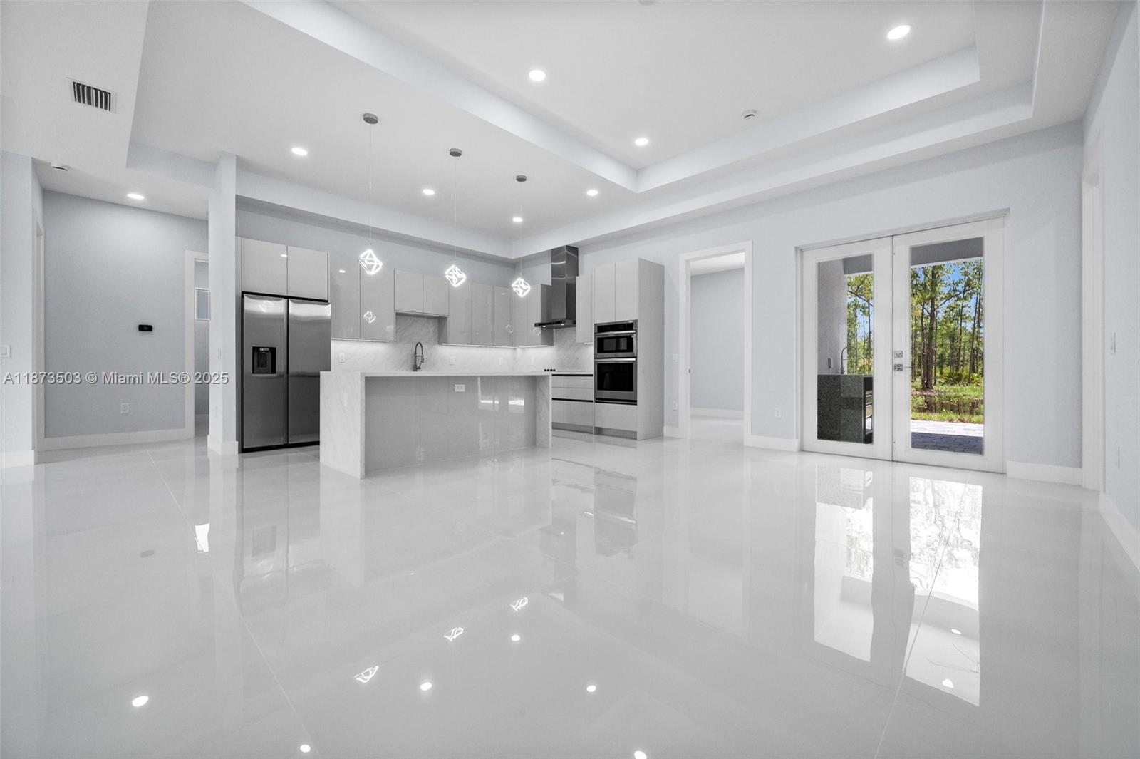 GOLDEN GATE ESTATES - Residential