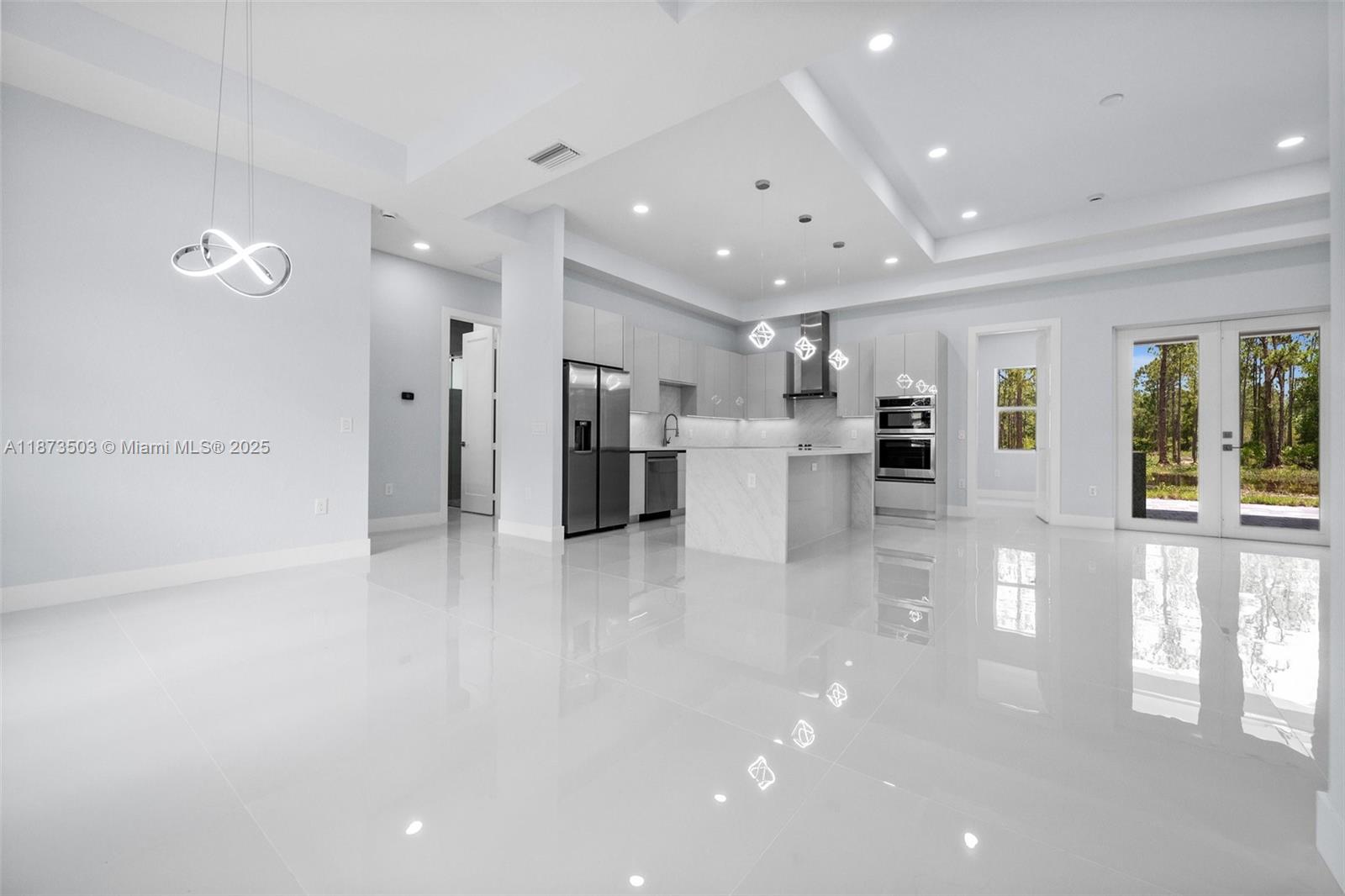 GOLDEN GATE ESTATES - Residential