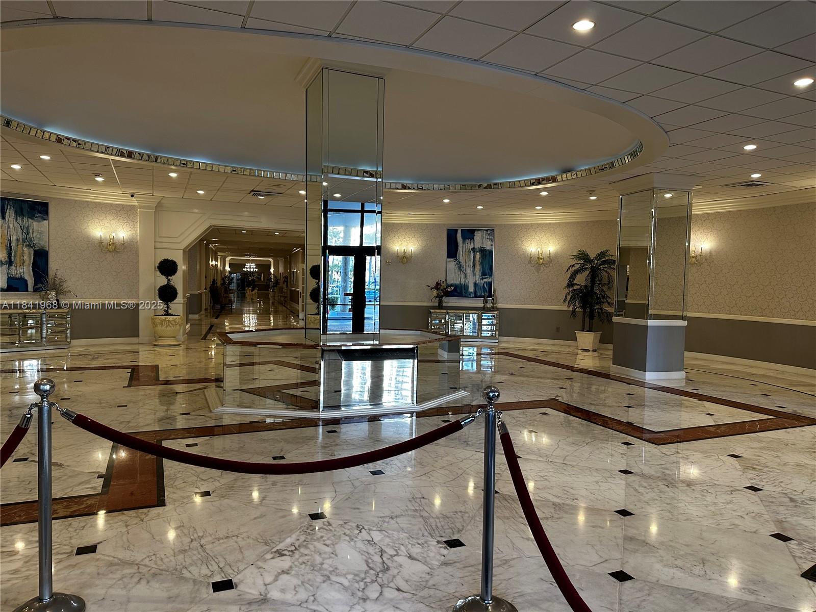 HALLMARK OF HOLLYWOOD CON - Residential