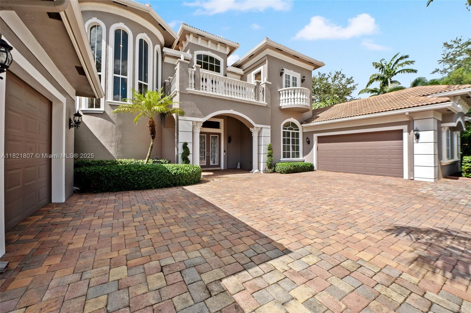 12608 S Stonebrook Cir, Davie, FL, 33330/$2,795,000 2 12608 S Stonebrook Cir