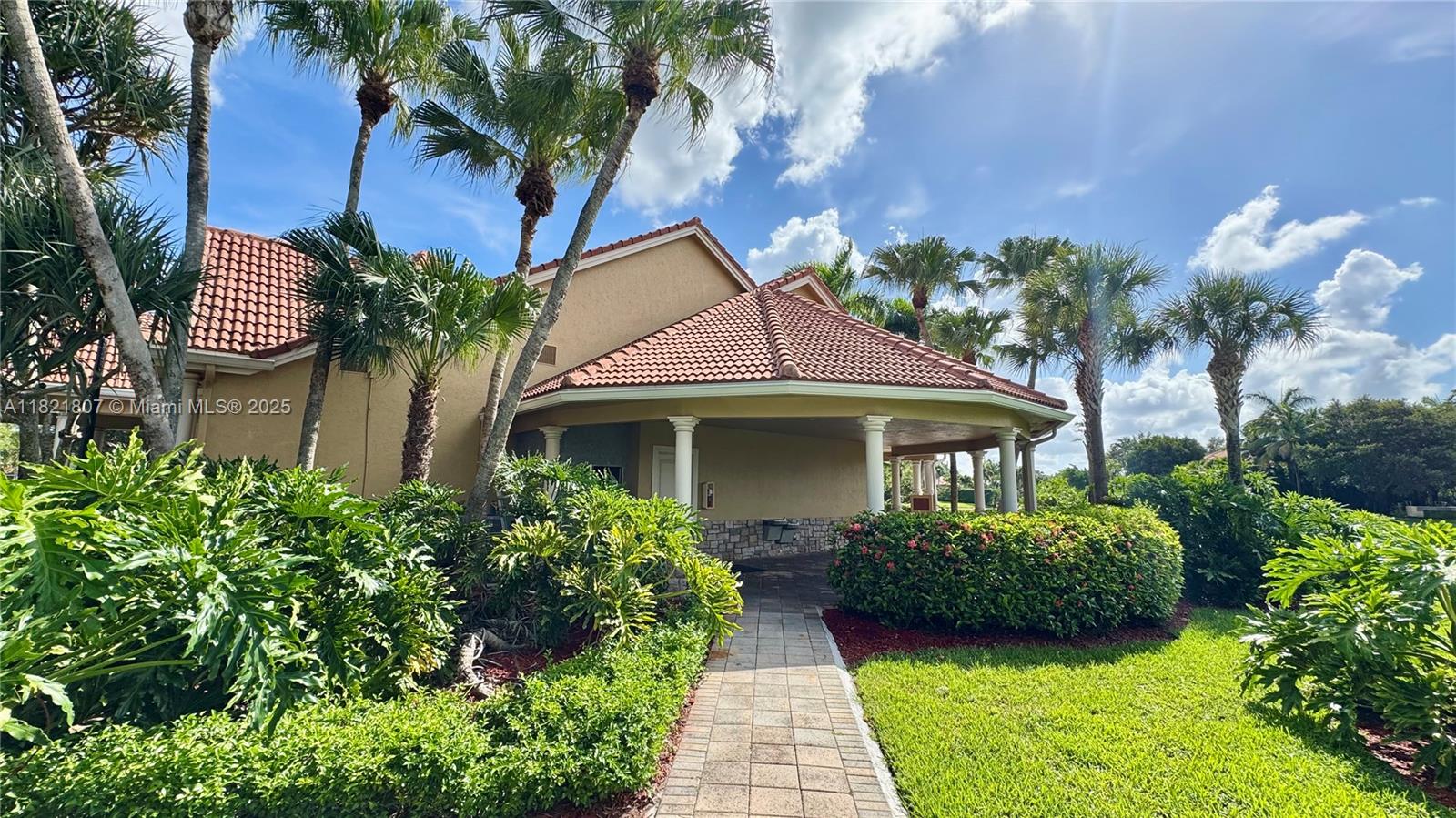 KAPOK GROVE ESTATES - Residential