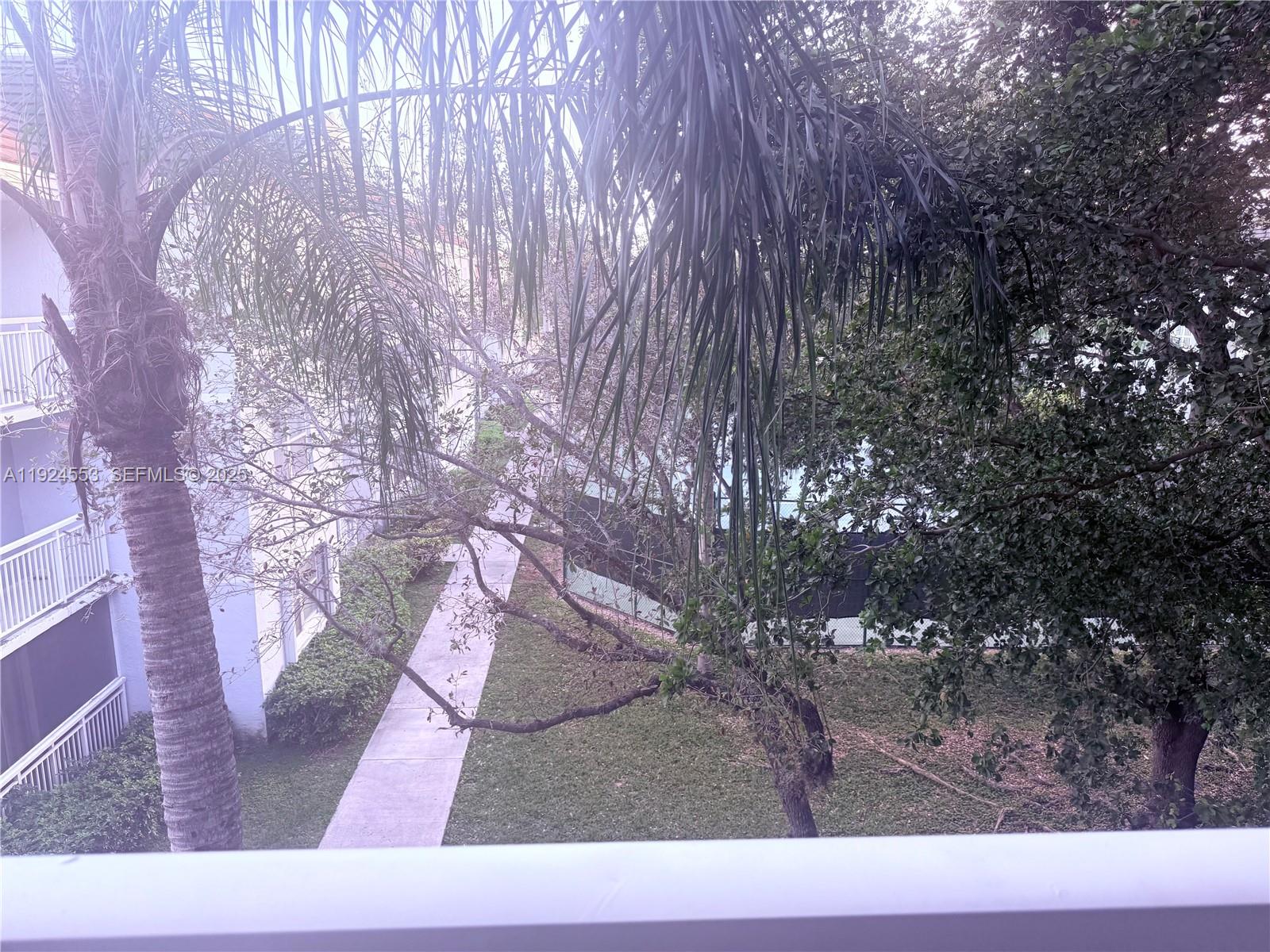 LE CLUB AT OLD CUTLER CON - Residential Lease