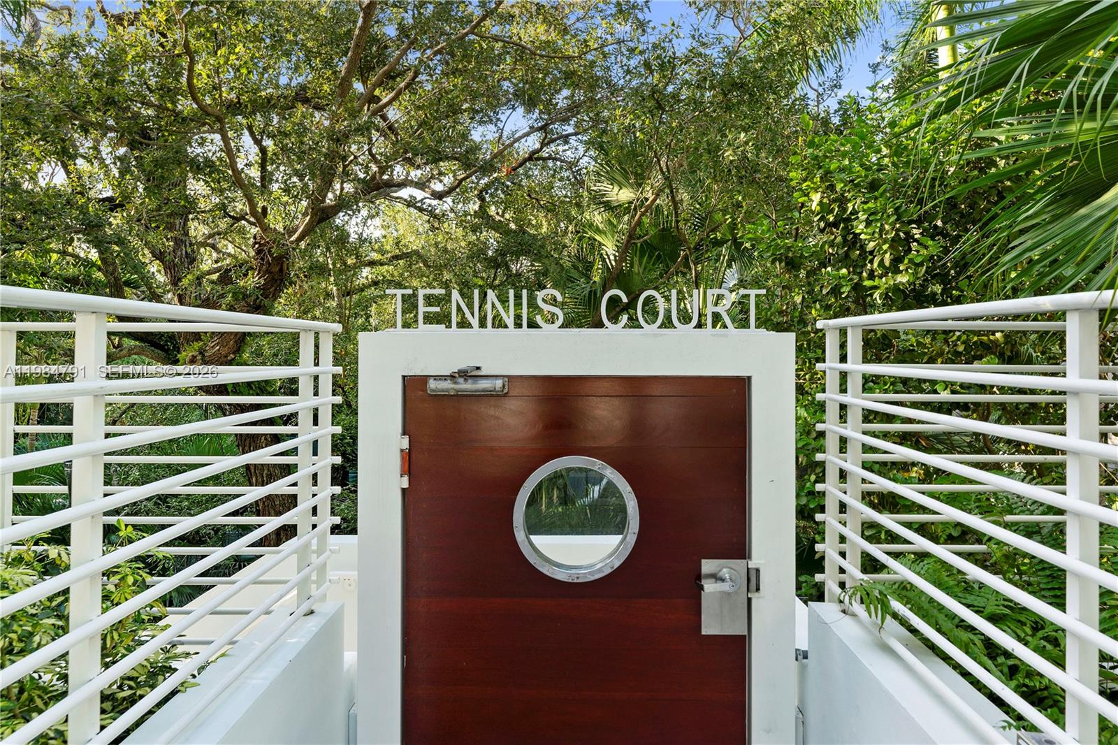 GROVENOR HOUSE CONDO - Residential