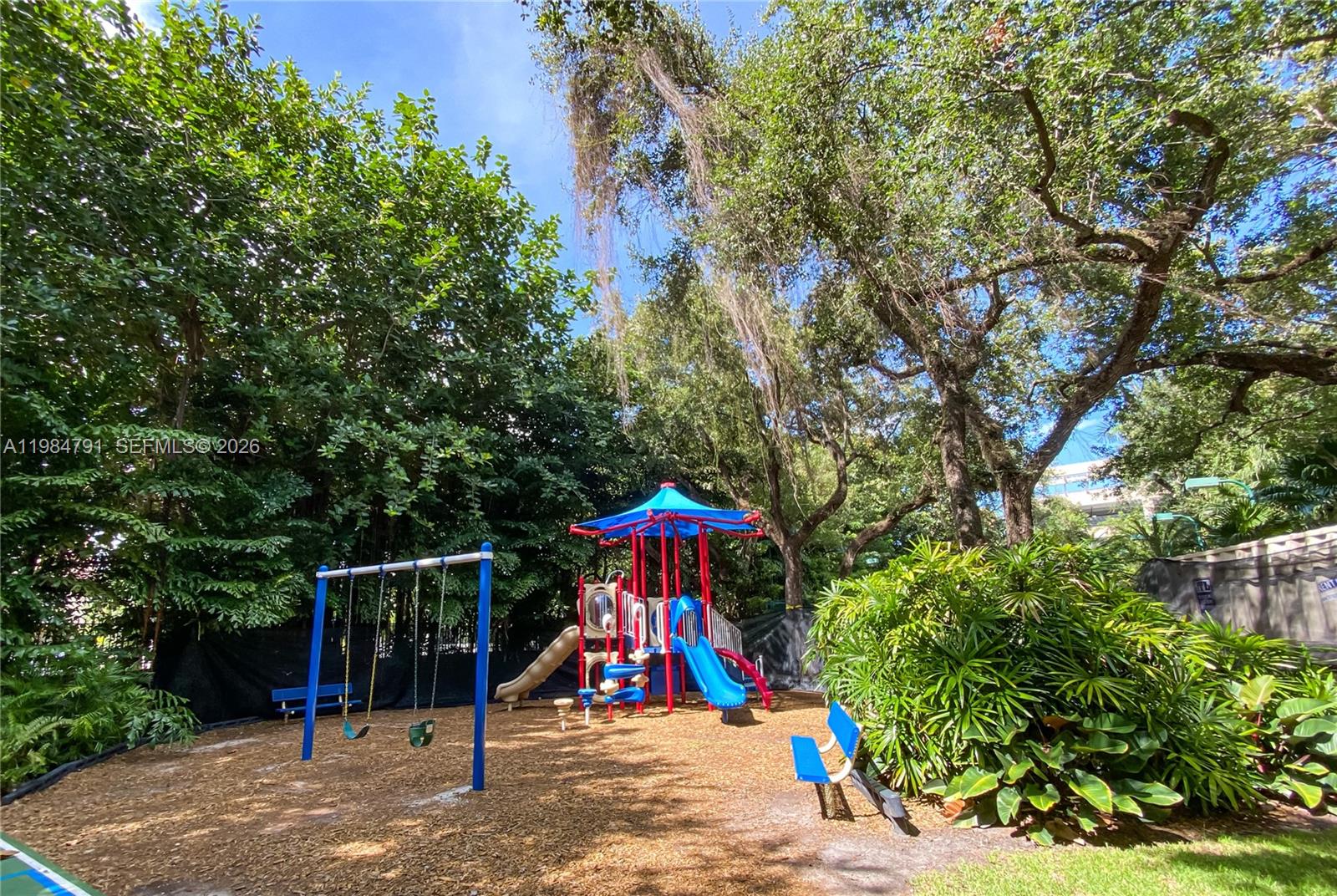 GROVENOR HOUSE CONDO - Residential