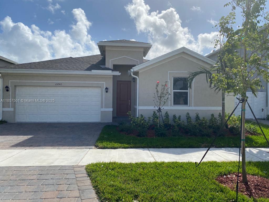 New Construction , spacious house , very bright ,access to the Turnpike 2 minutes away. Excellent location.