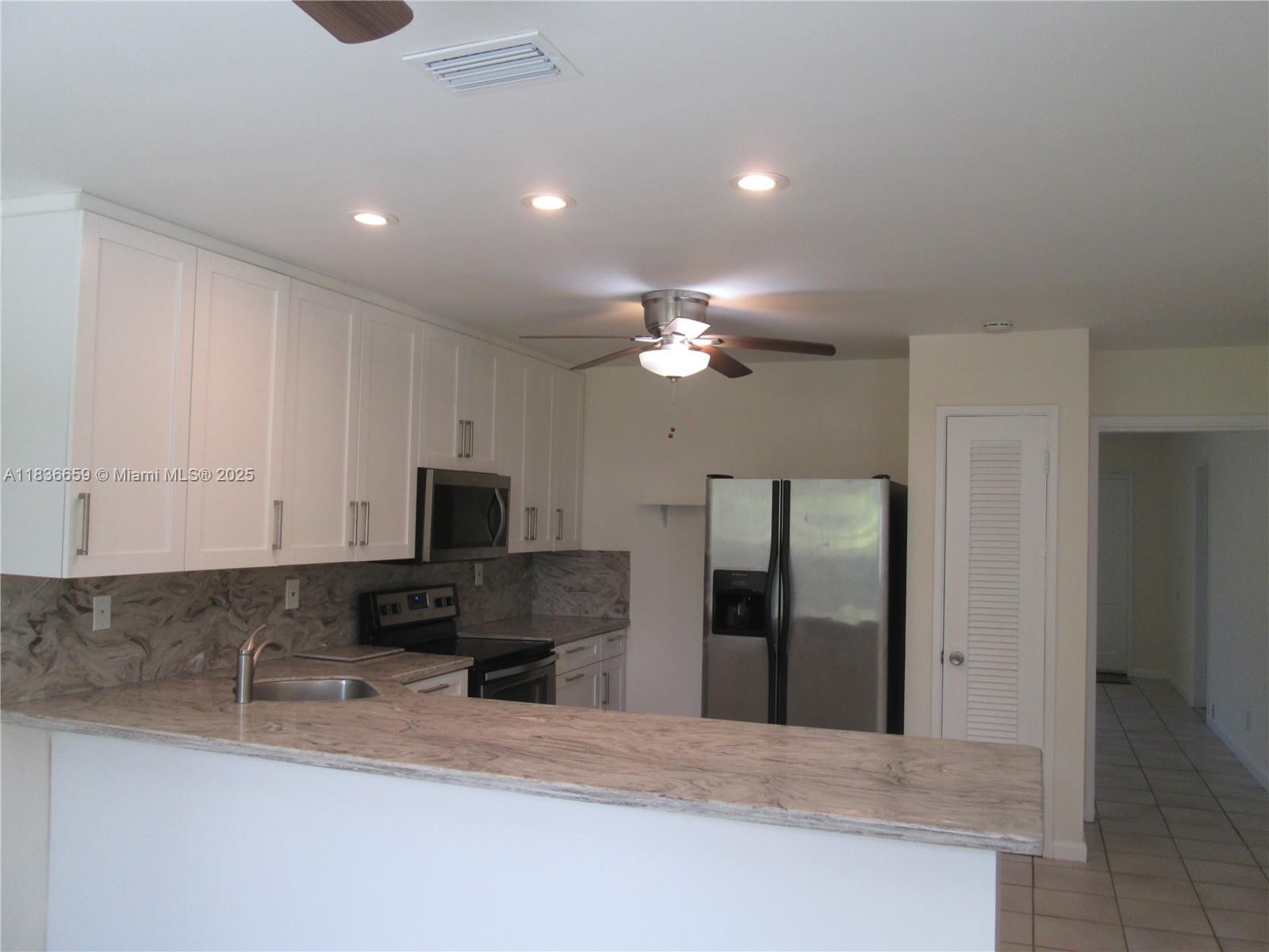 CORAL RIDGE COUNTRY CLUB - Residential Lease