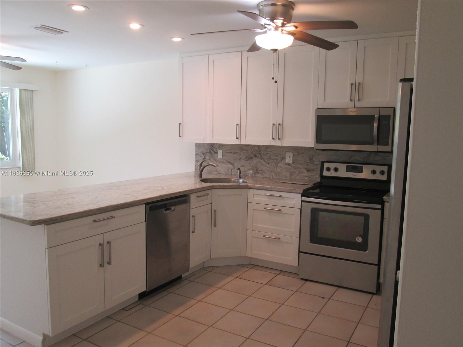 CORAL RIDGE COUNTRY CLUB - Residential Lease