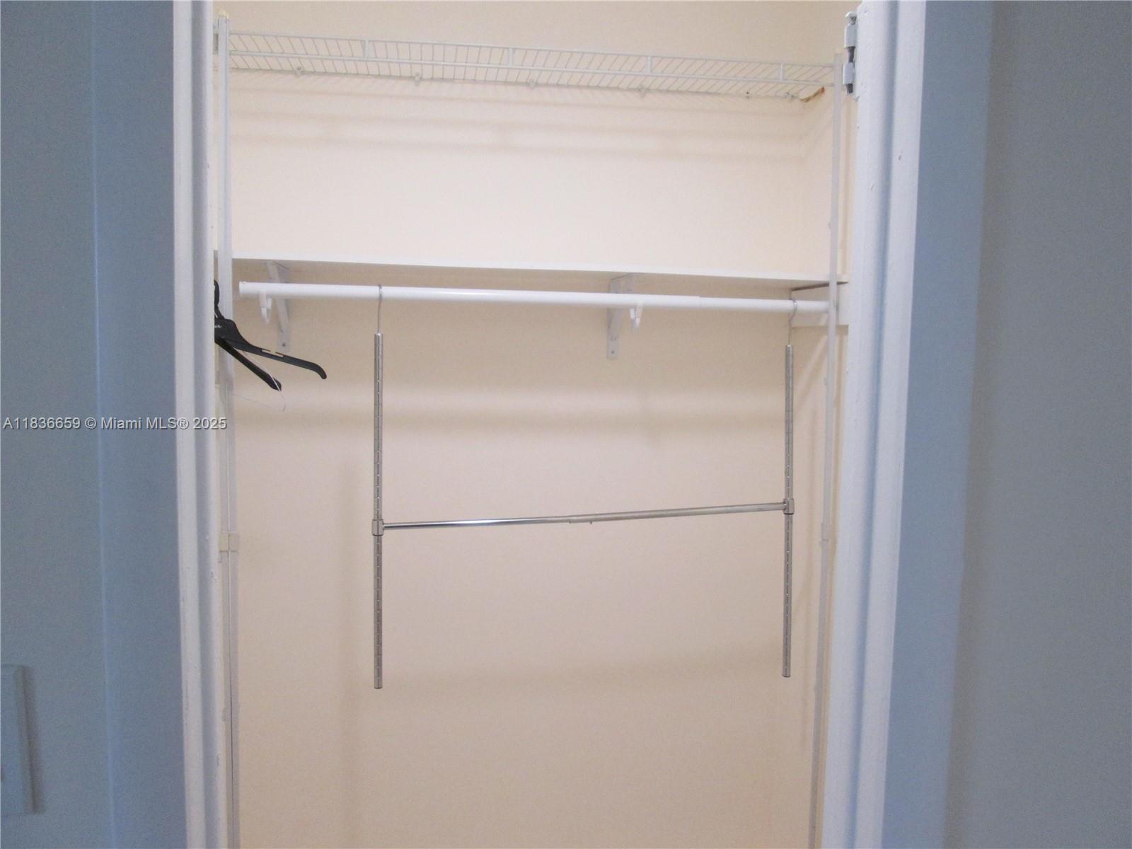 CORAL RIDGE COUNTRY CLUB - Residential Lease