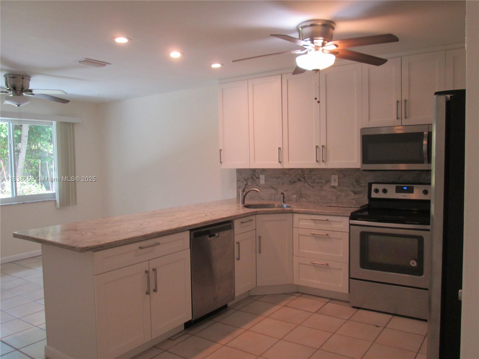 CORAL RIDGE COUNTRY CLUB - Residential Lease