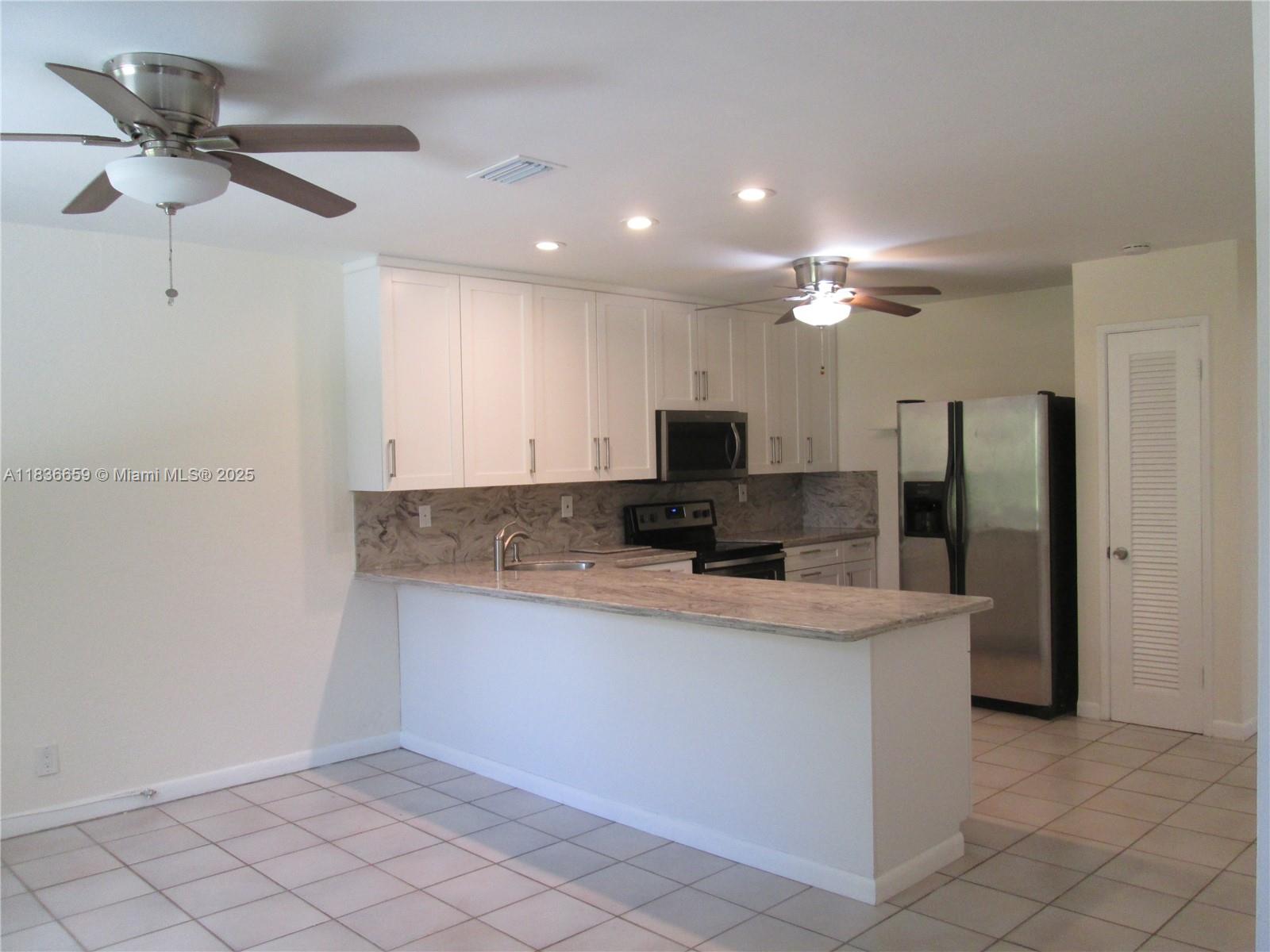 CORAL RIDGE COUNTRY CLUB - Residential Lease