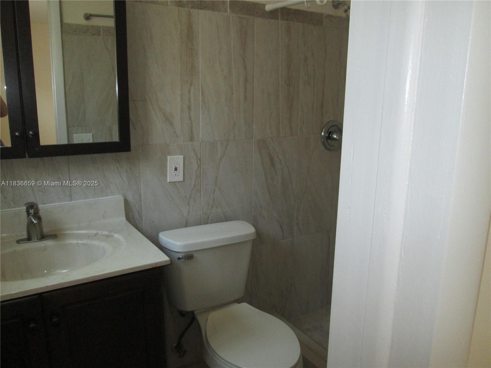 CORAL RIDGE COUNTRY CLUB - Residential Lease