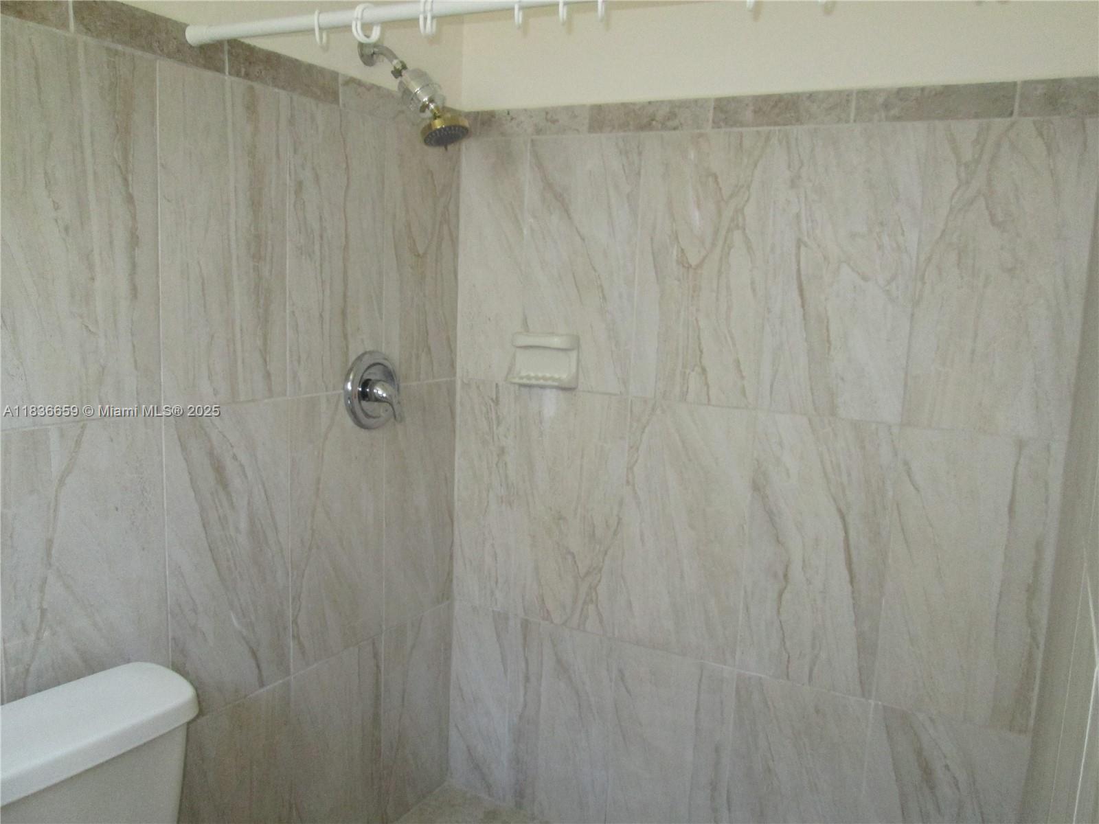 CORAL RIDGE COUNTRY CLUB - Residential Lease