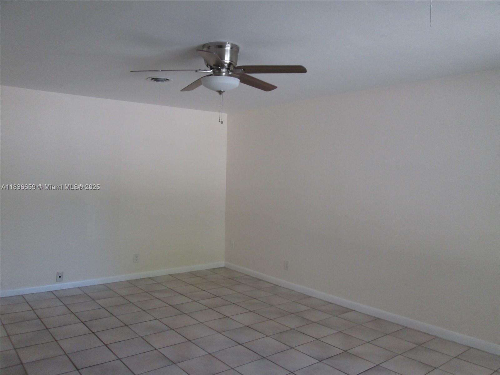 4831 Bayview Dr 1-2