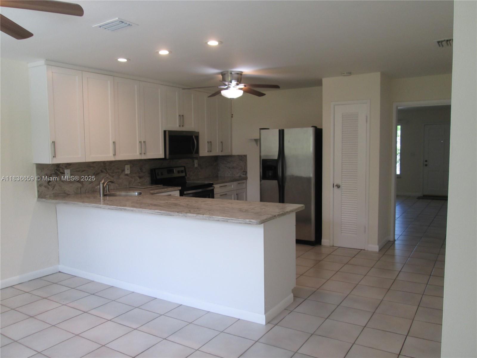 CORAL RIDGE COUNTRY CLUB - Residential Lease