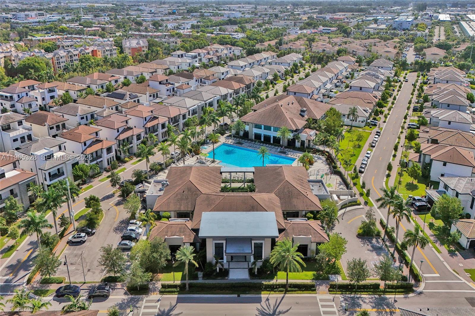 DOWNTOWN DORAL SOUTH PHAS - Residential