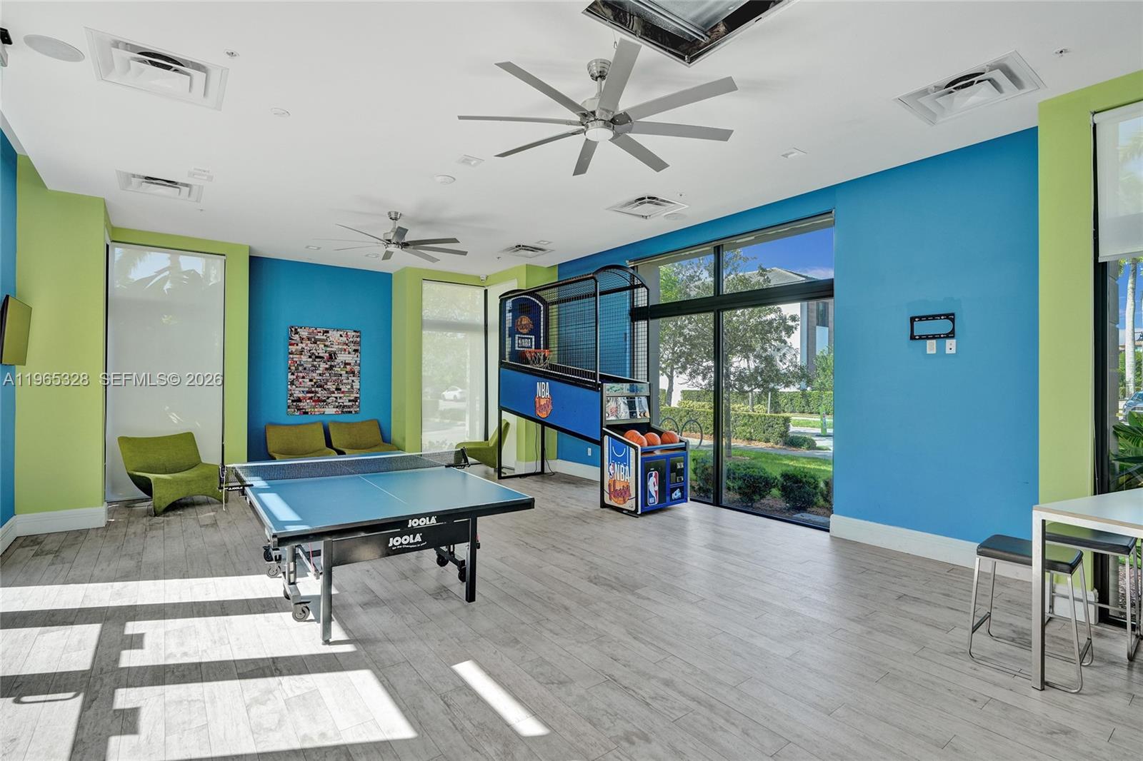 DOWNTOWN DORAL SOUTH PHAS - Residential