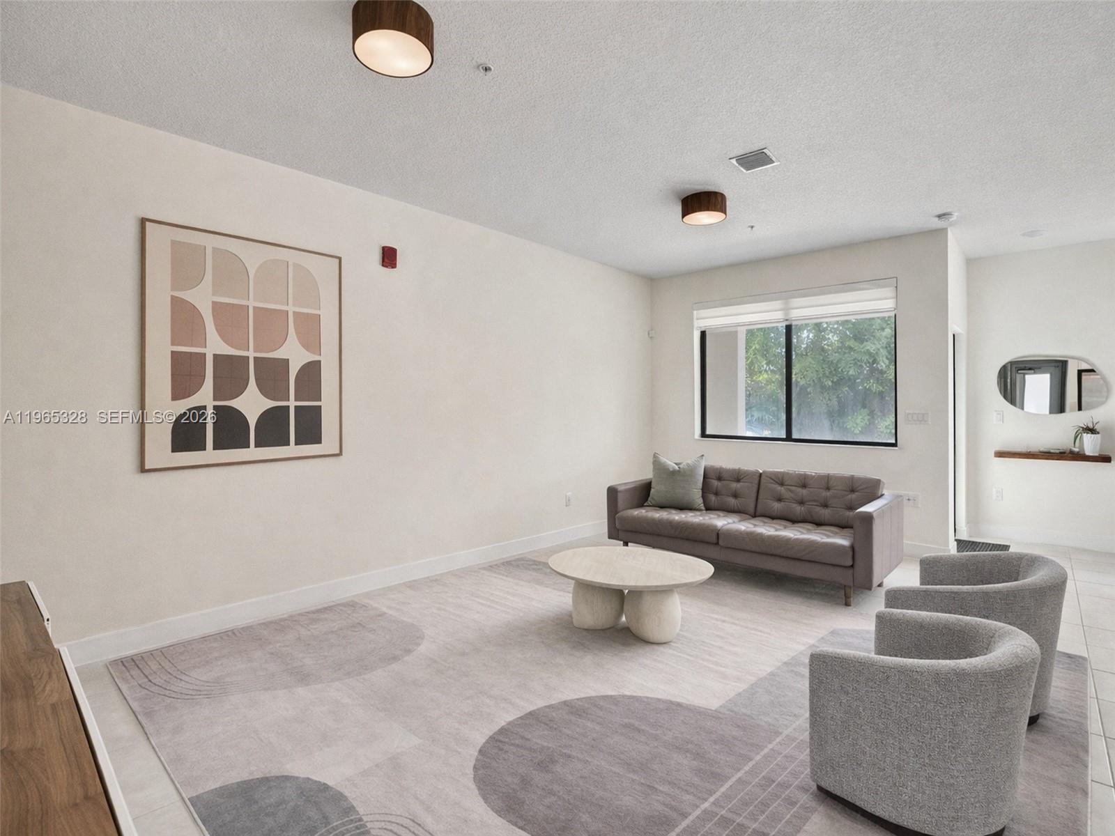 DOWNTOWN DORAL SOUTH PHAS - Residential