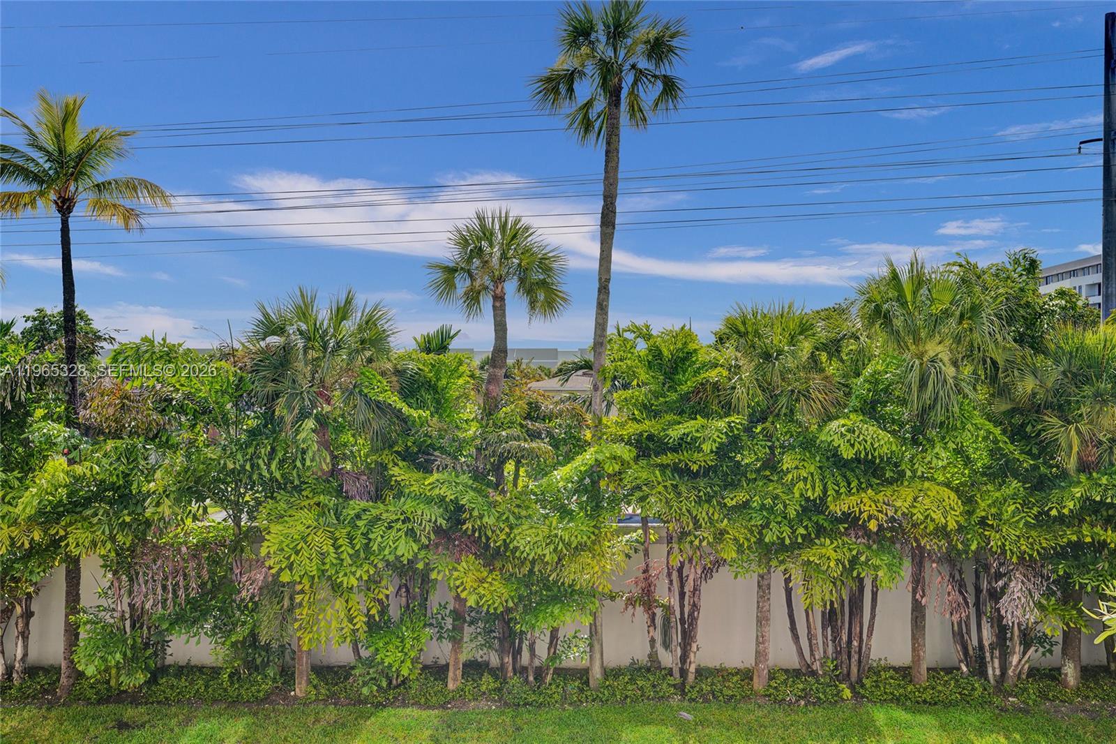 DOWNTOWN DORAL SOUTH PHAS - Residential