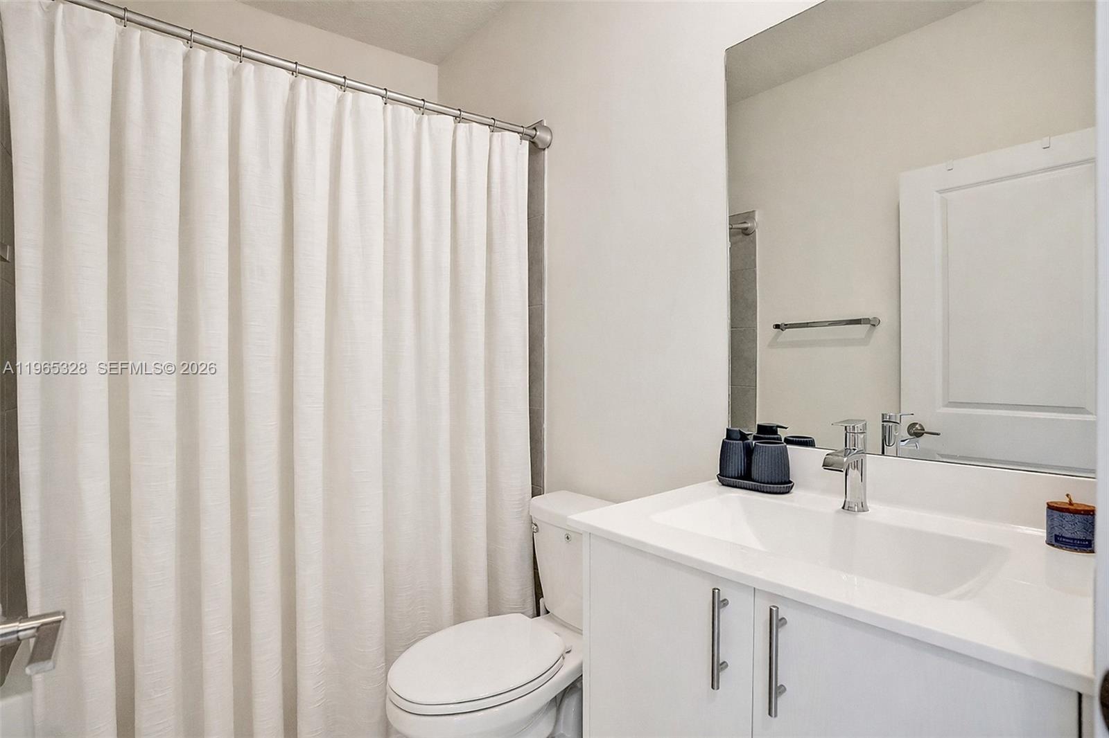 DOWNTOWN DORAL SOUTH PHAS - Residential