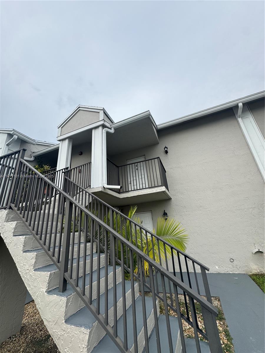 LAKESHORE CONDO #2 - Residential Lease