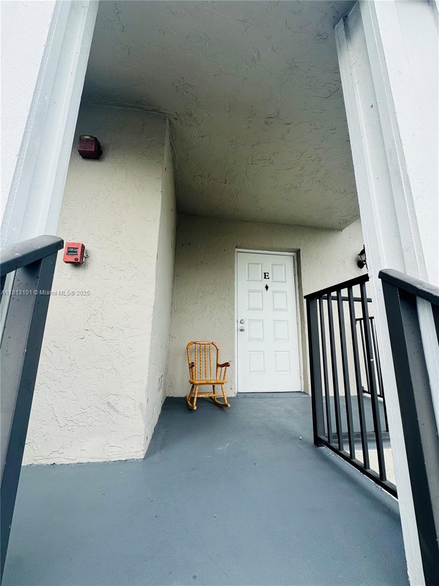 Rental Property at 1071 Adams Ave 1071E, Homestead, Miami-Dade County, Florida - Bedrooms: 1 
Bathrooms: 1  - $1,700 MO.