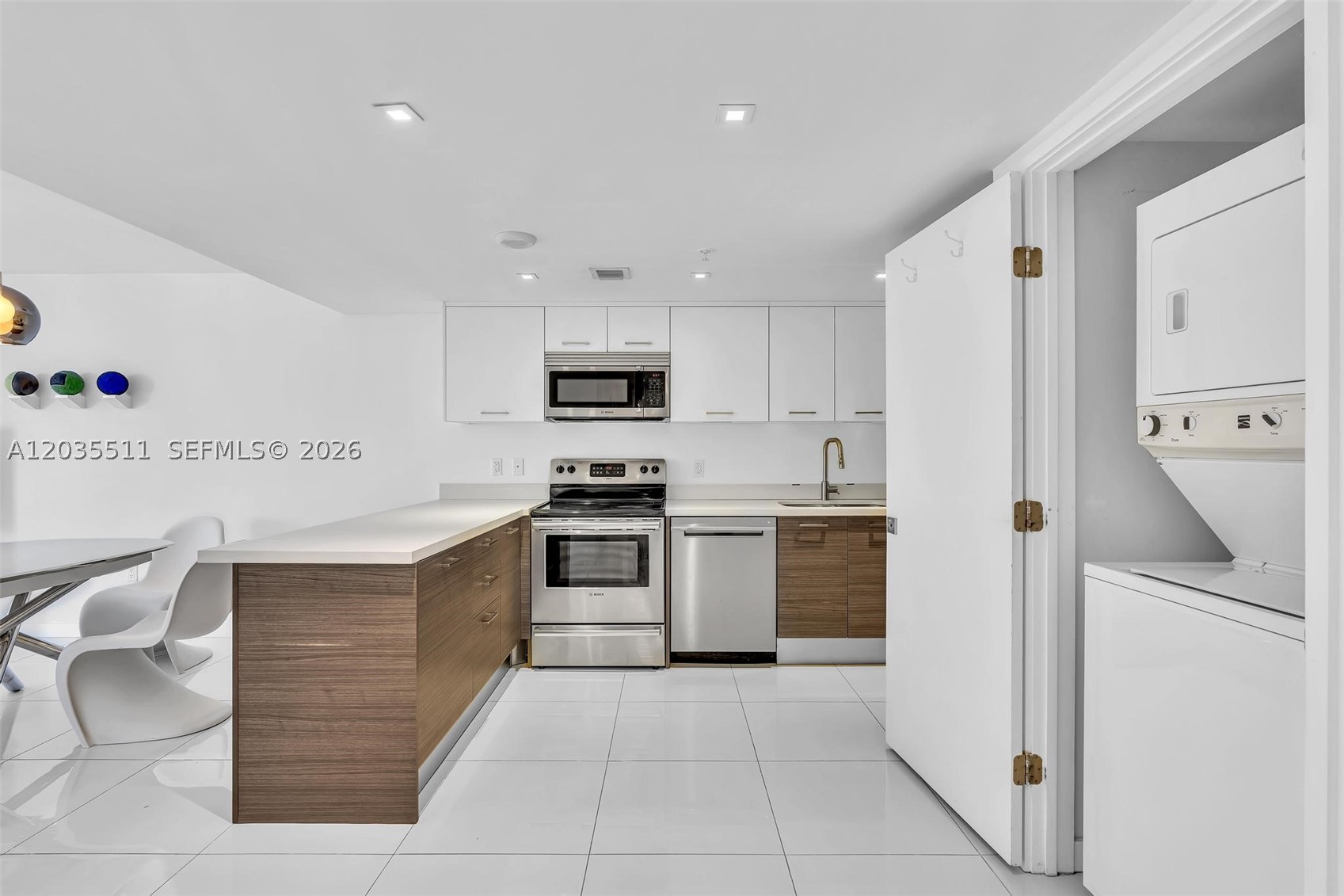 9901 E Bay Harbor Dr 802