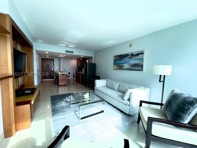 6801 Collins Ave 718 (deed 707)