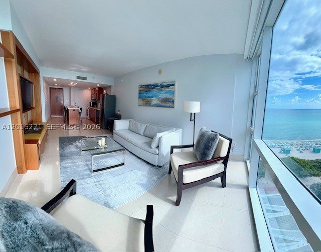 6801 Collins Ave 718 (deed 707)