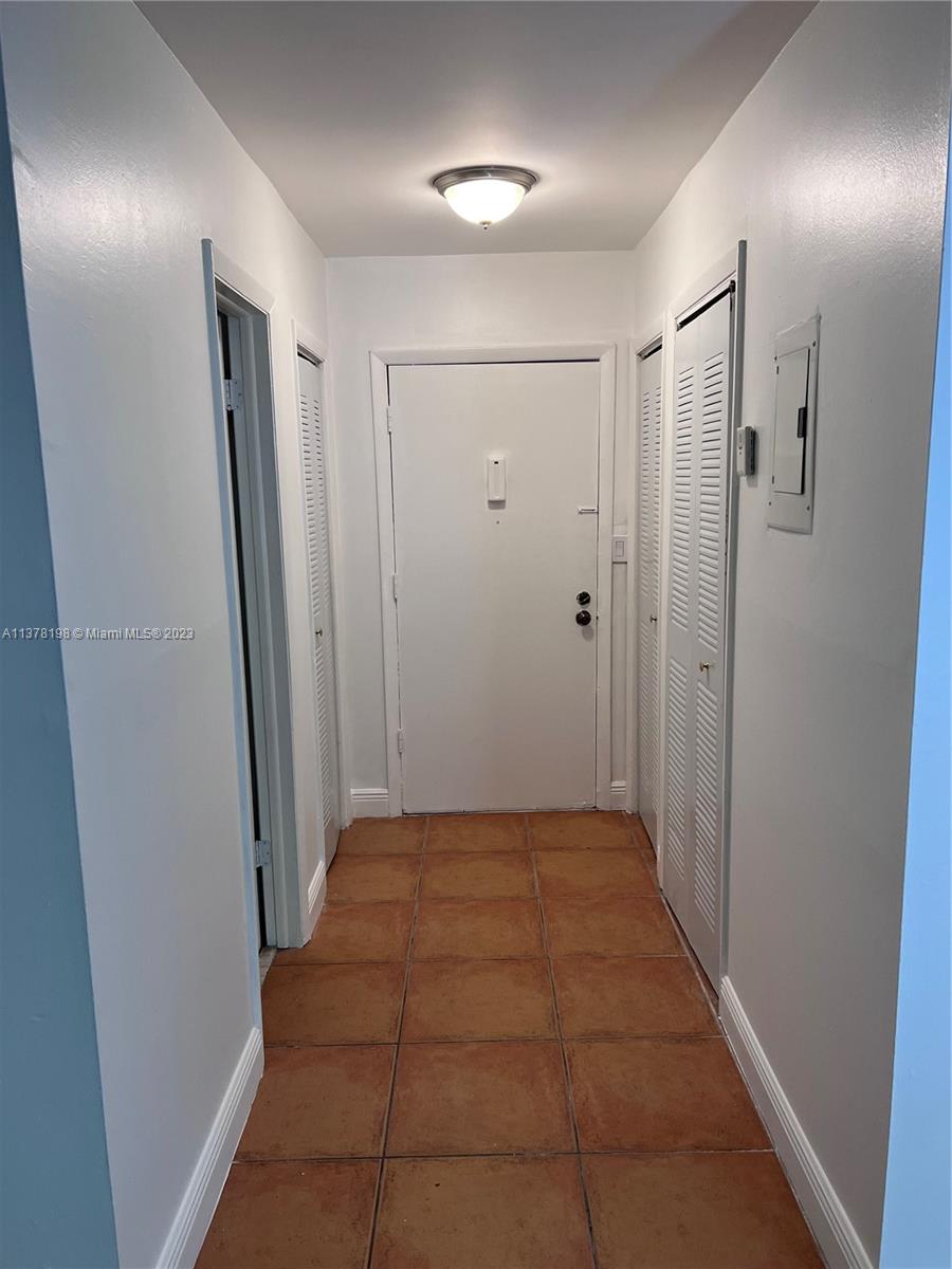PRICE REDUCTION! WILL GO FAST!!
Don't miss out on the opportunity to lease your new home in the much south after and rarely available Alca Building. This 2 bedroom 1.5 bath 2 level condo is fabulously located walking distance to all the shops and restaurants in SoMi. Urban living at its best! Very large master bedroom with large walk-in closet and private balcony. Second bedroom also features a walk in closet. Featuring 2 gated and assigned parking spots. Building has call box entry. Vacant and ready to show. New appliances and window treatments will be installed not reflected in the photos.