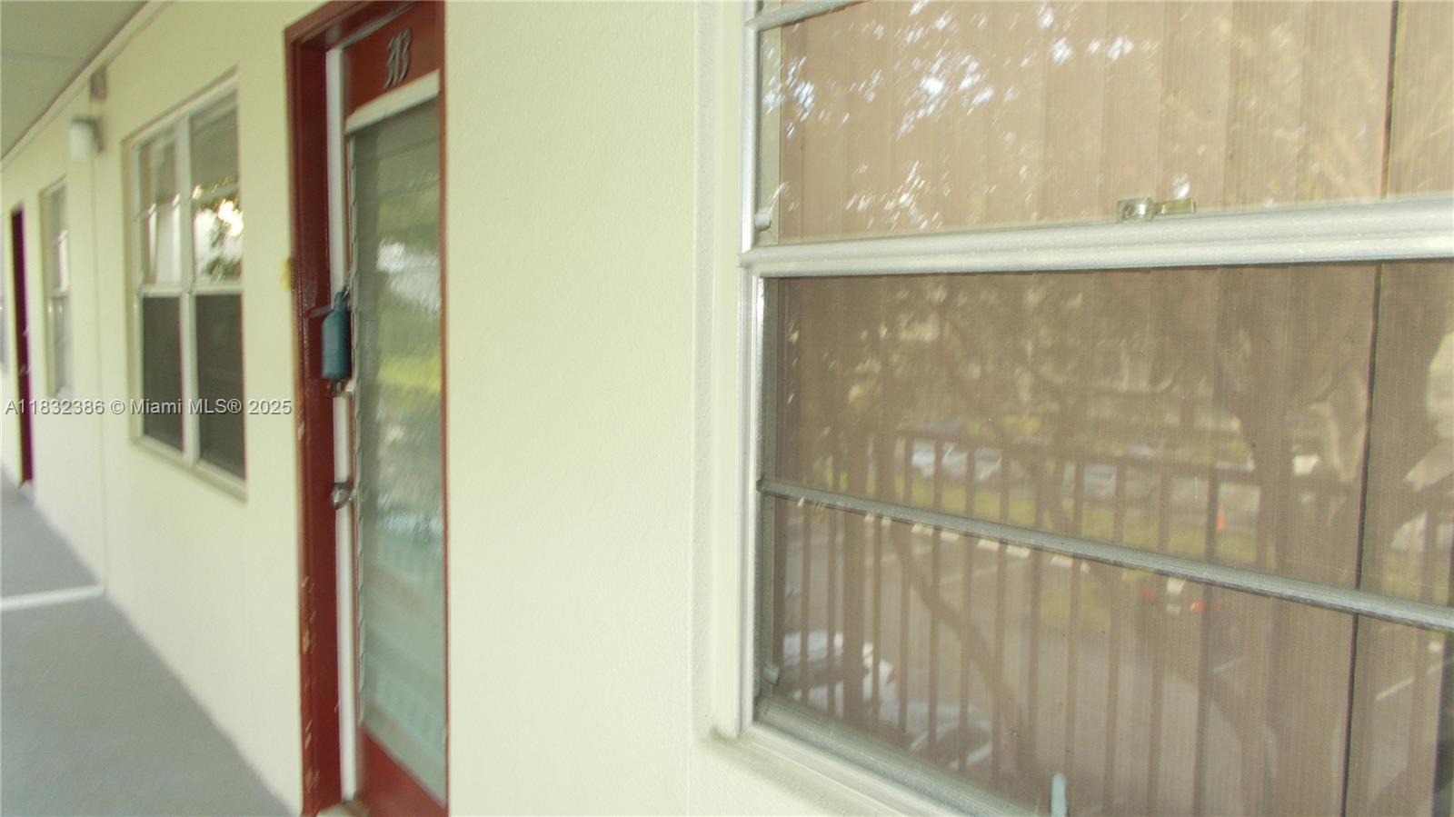 AMAZING COMMUNITY FOR OLDER PERSON 55+ COURTESY BUS TRANSPORTATION 2 BEDROMS AND
ONE AND A HALF BATHROOMS,NICE BALCONY WITH VIEW,CLUBHOUSE ,THEATER,GYM,RESTAURANT,
GOLF COURSE,SECURITY 24/7,NURSES24/7 AND LOTS OF AMMENITIES TO ENJOY!!!!!!!!!!!!!!!!!!!!!!!
RESTRICTIONS:
ONE RENTAL WITHIN 12 MONTHS
CREDIT SCORE 690 AND 3 PEOPLE MAXIMUN