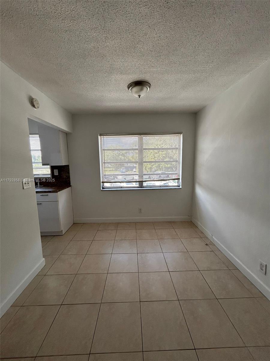 2435 Van Buren 6B