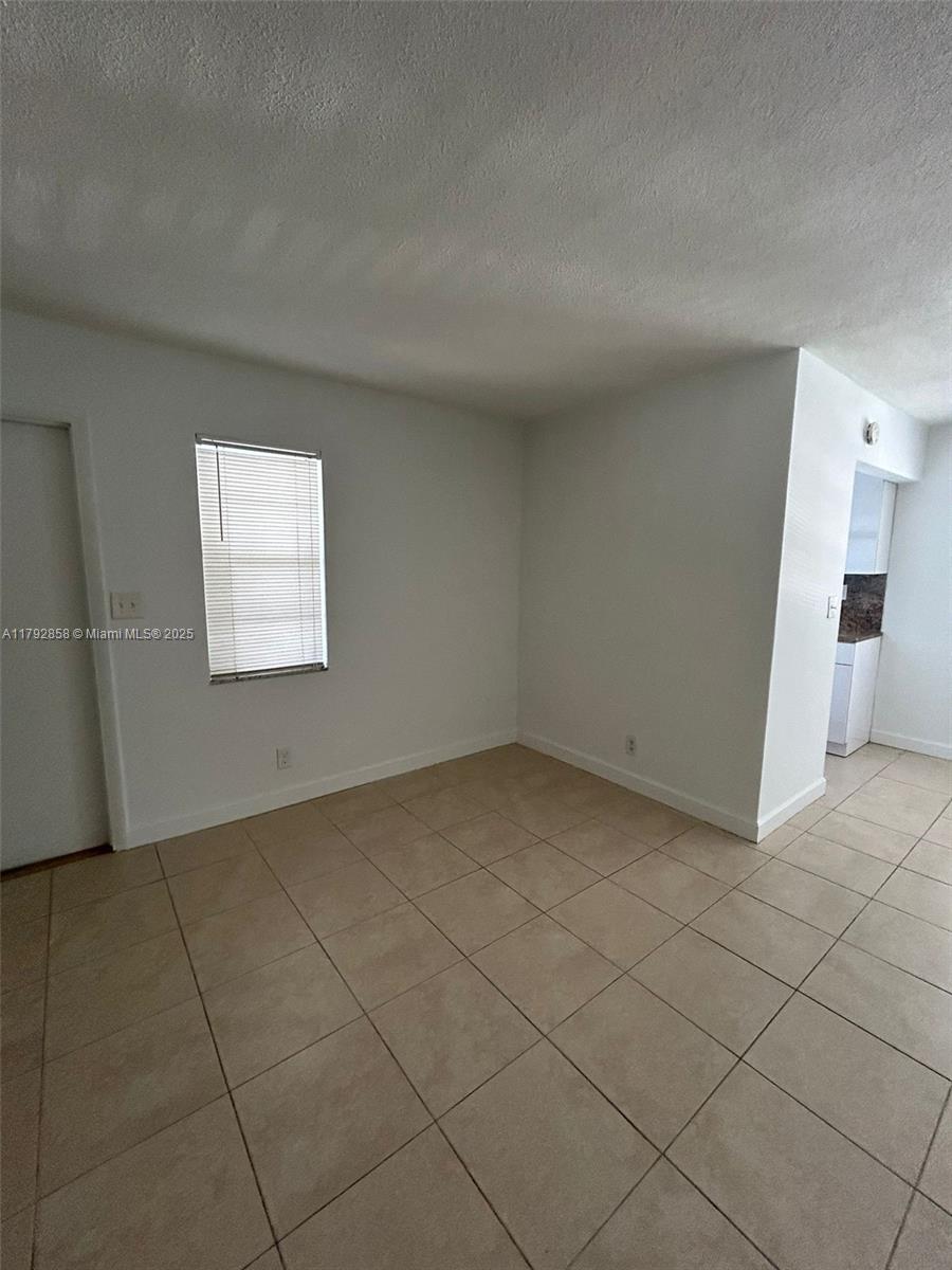 2435 Van Buren St 6B, Hollywood, Broward County, Florida - 1 Bedrooms  
1 Bathrooms - 