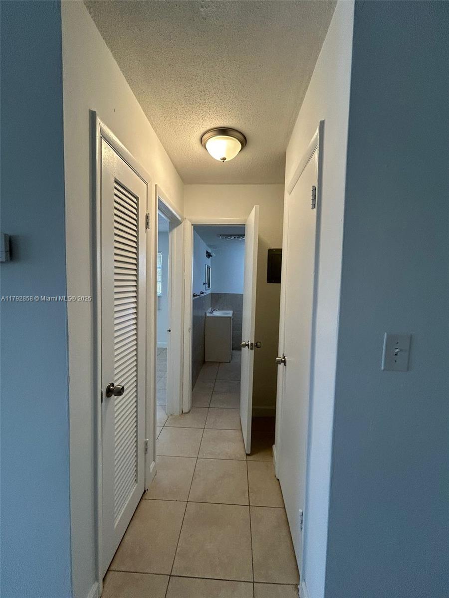 2435 Van Buren 6B