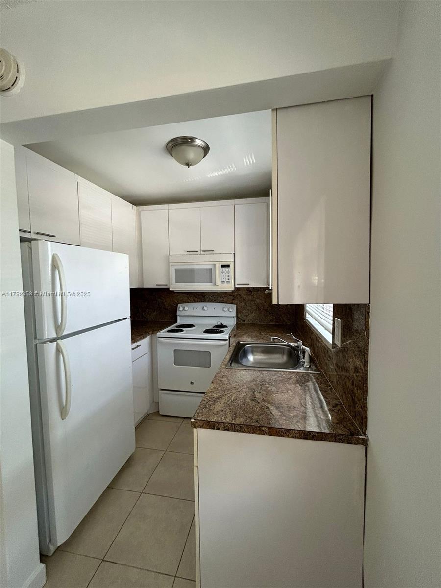 2435 Van Buren 6B