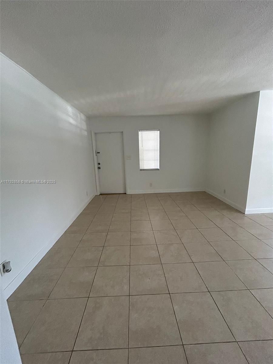 2435 Van Buren 6B