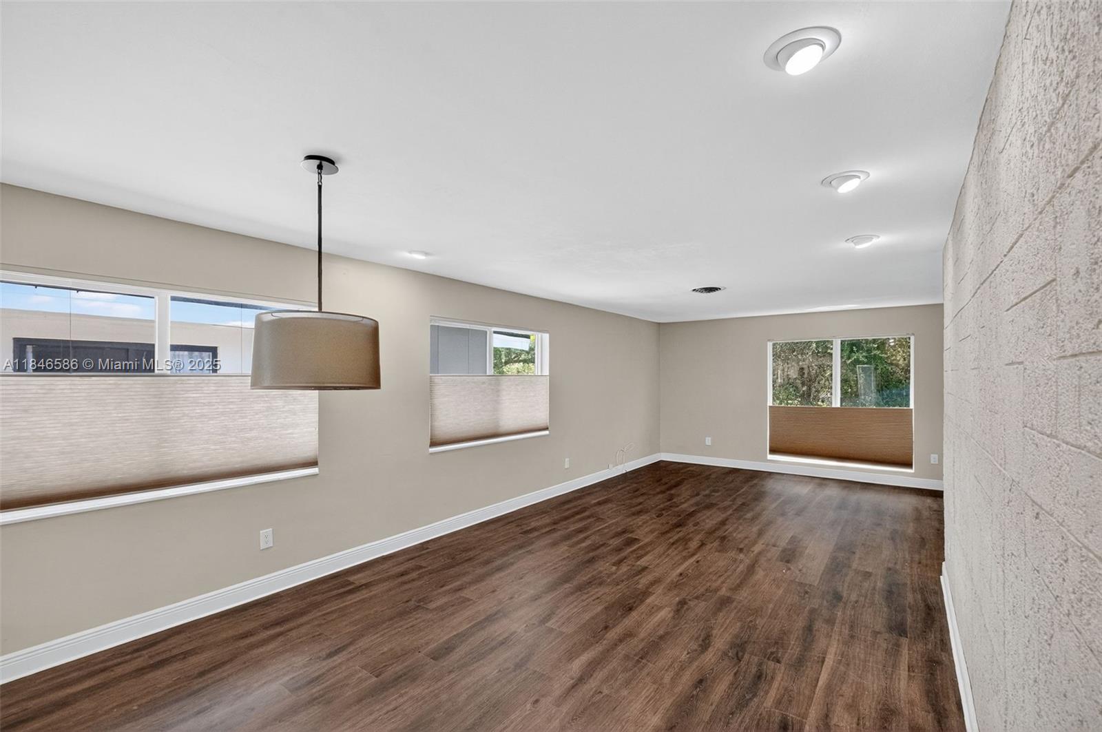 539 Menendez Ave 539