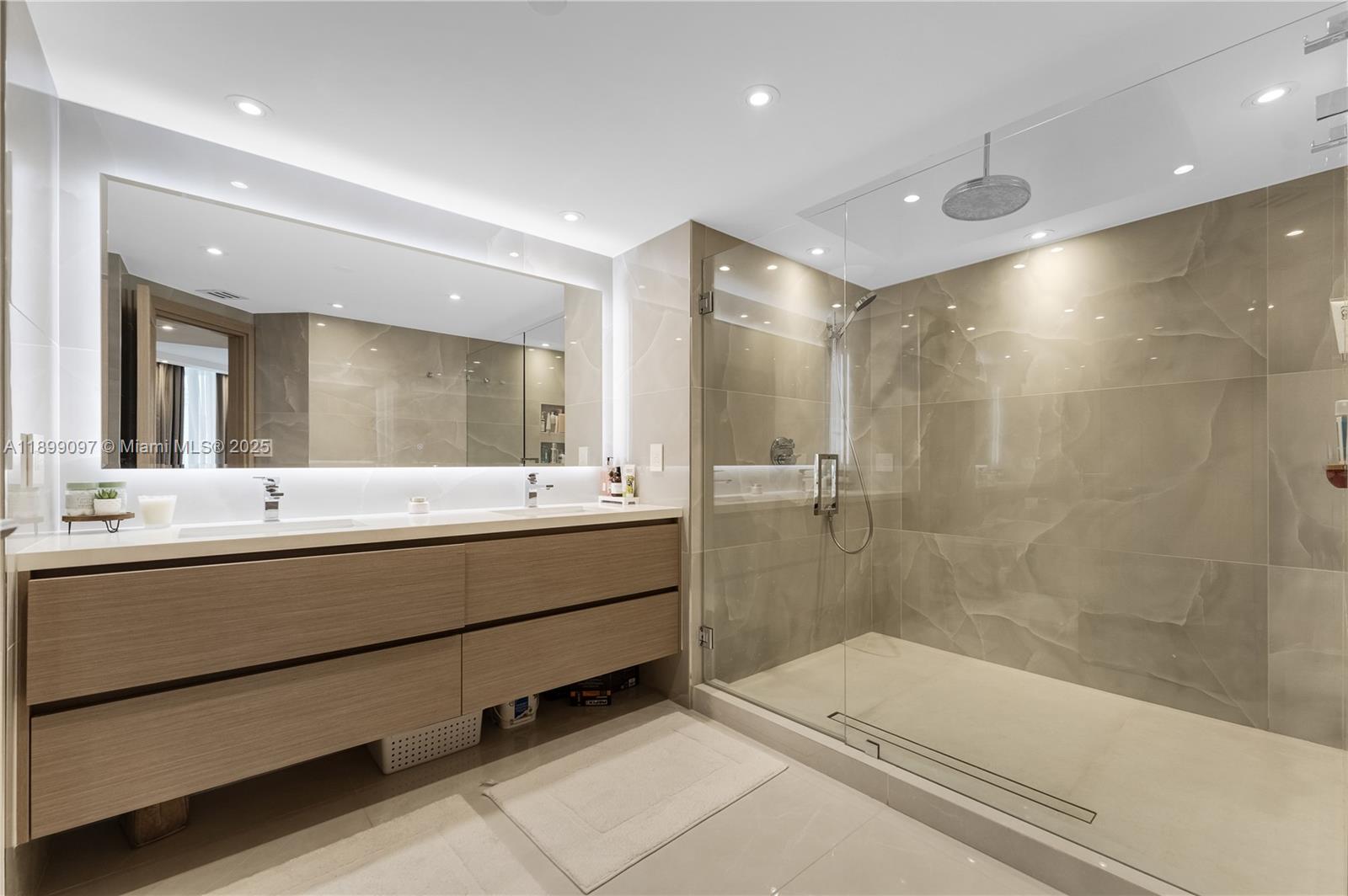 TERRACES NORTH TURNBERRY - Residential