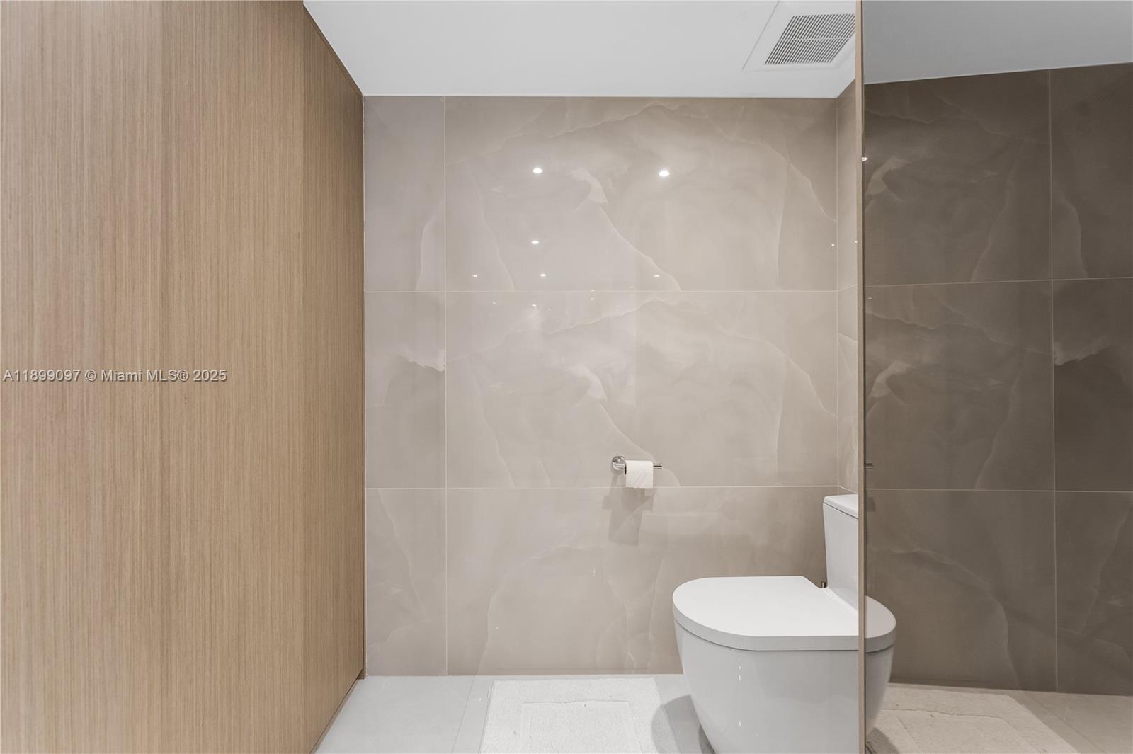 TERRACES NORTH TURNBERRY - Residential