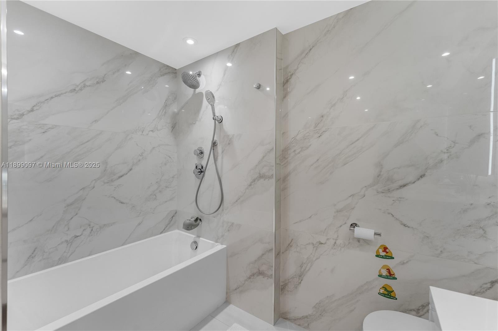 TERRACES NORTH TURNBERRY - Residential