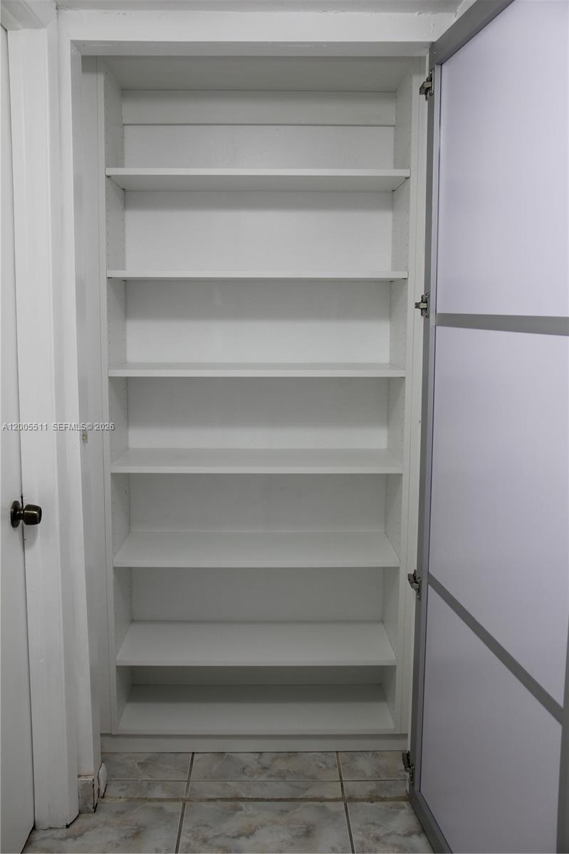 HORIZONS WEST CONDO #8 - Residential Lease