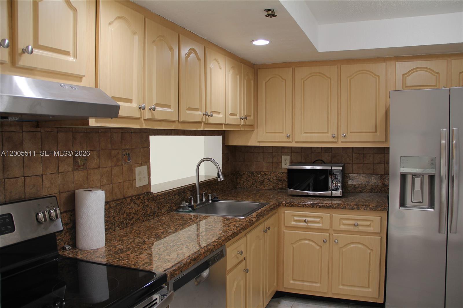HORIZONS WEST CONDO #8 - Residential Lease