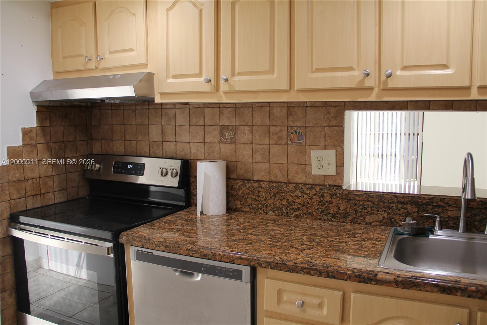 HORIZONS WEST CONDO #8 - Residential Lease